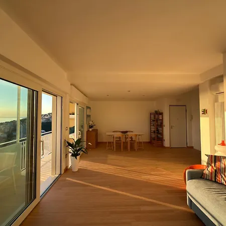 Seatrieste Apartamento *