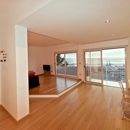 Apartment Seatrieste *