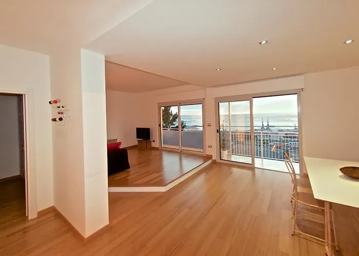 Lägenhet Seatrieste *