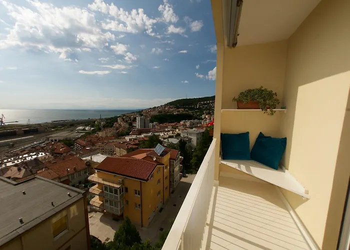 Seatrieste Lägenhet